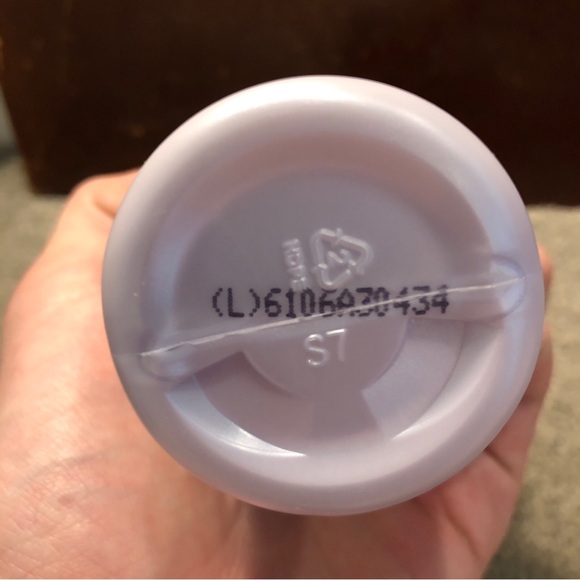 Herbal Essences Totally Twisted Curl Silkening Detangler Mixed Berry, 8.5oz - Picture 4 of 9